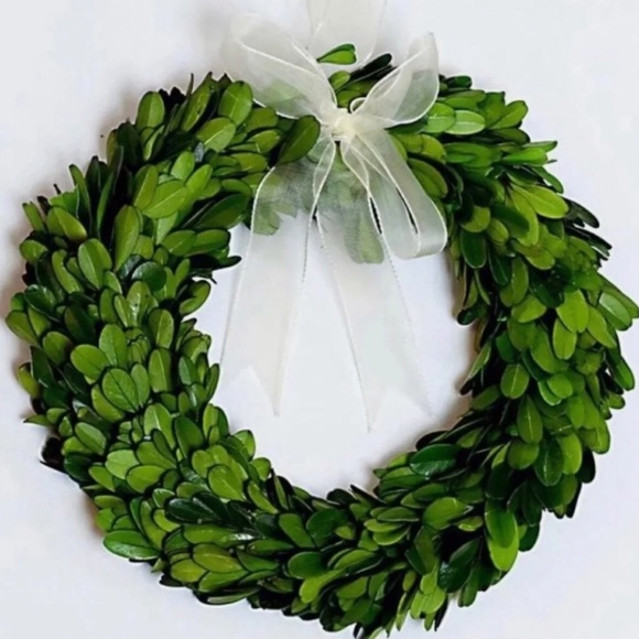Boxwood Wreath - Picture 1 of 7
